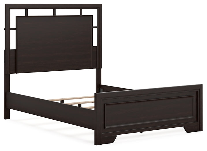 Covetown Full Panel Bed with Dresser and 2 Nightstands